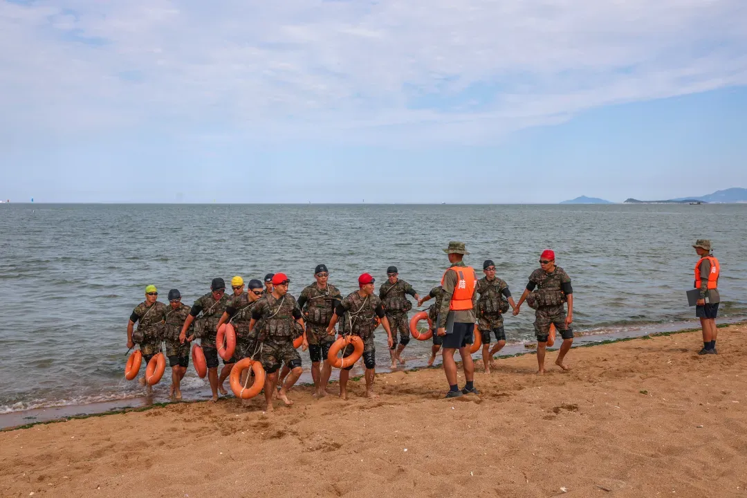 牛津配资 子弟兵用海训开启热血夏日！最新画面来了
